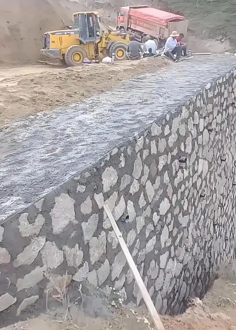 阜阳颍州区边坡加固